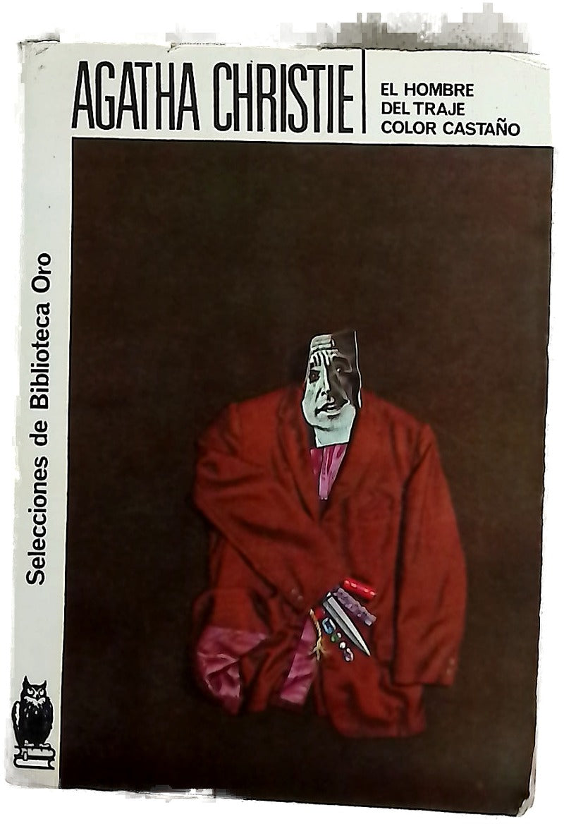 El hombre del traje color castaño