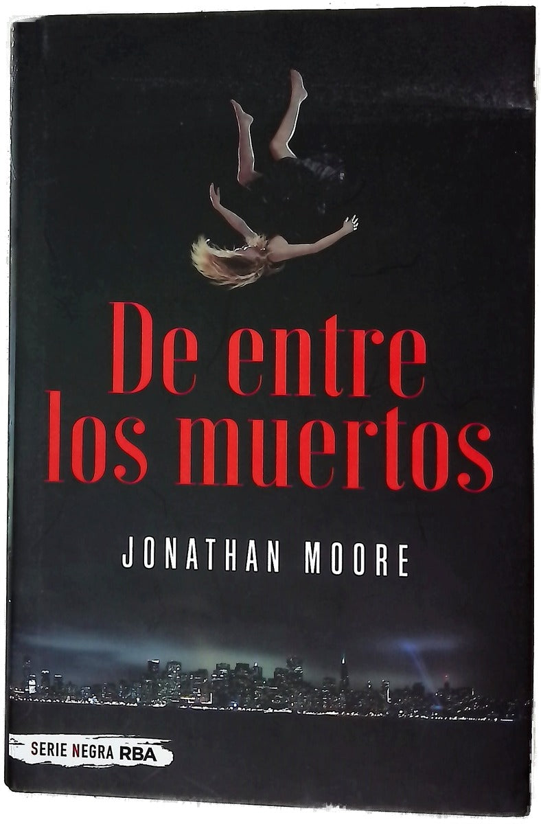 De entre los muertos