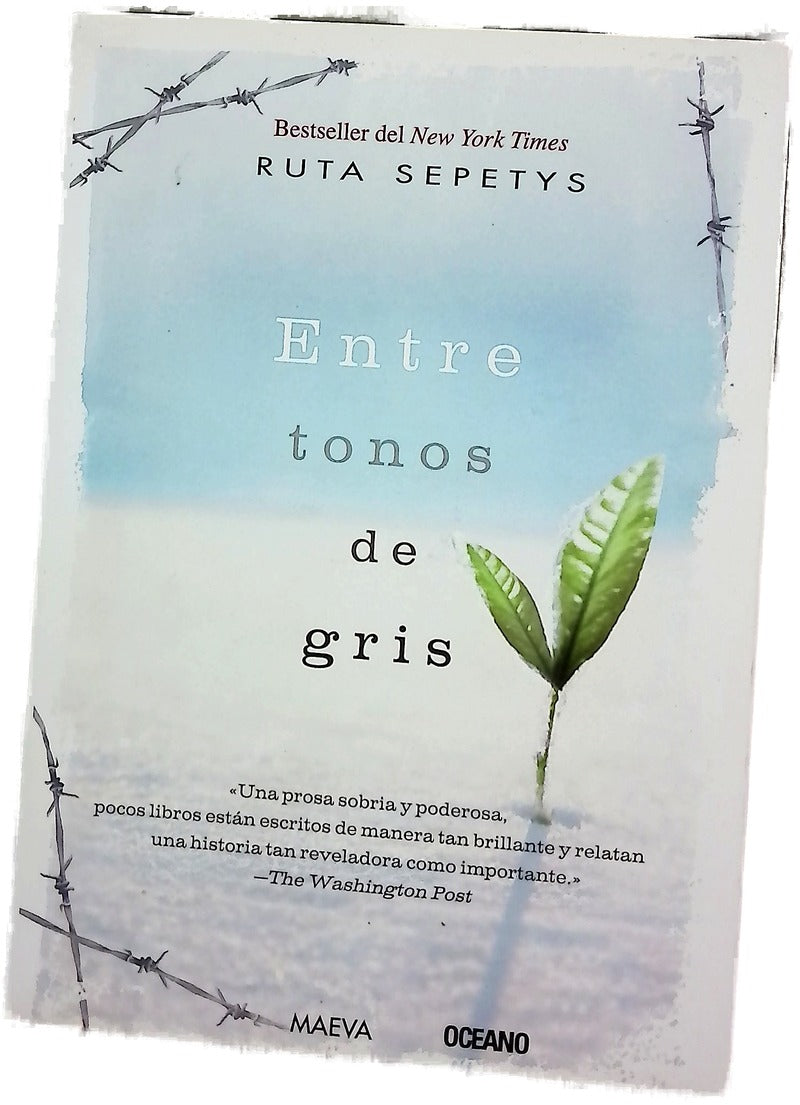 Entre tonos de gris