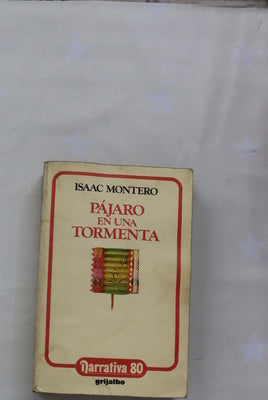 Pájaro en una tormenta