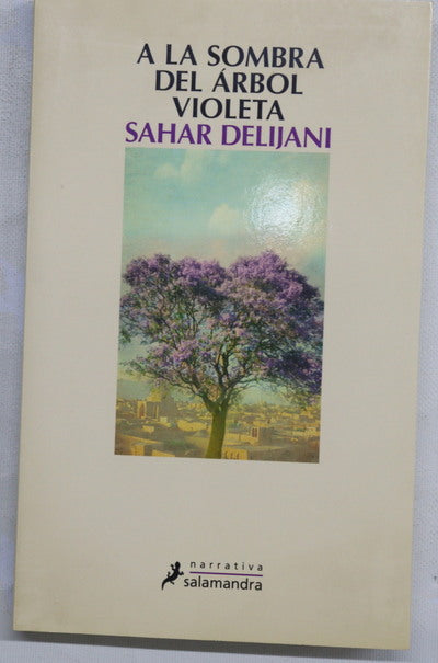 A la sombra del árbol violeta