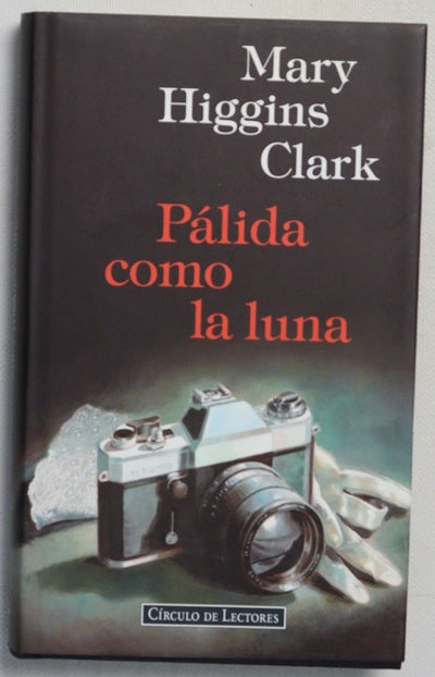 Pálida como la luna