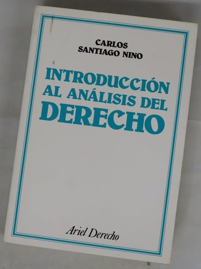 Introducción al análisis del derecho