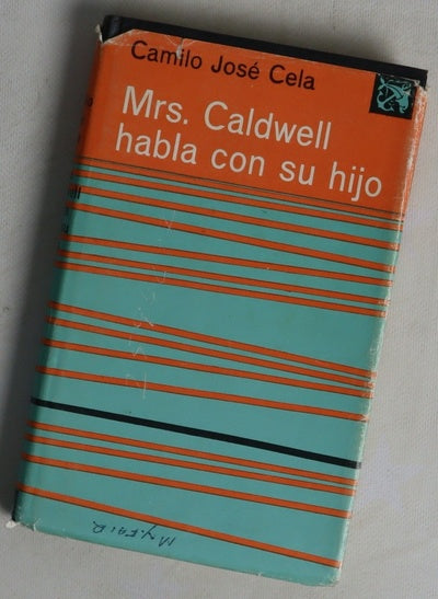 Mrs. Caldwell habla con su hijo