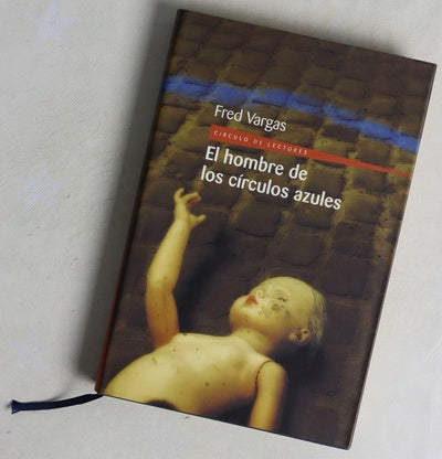 El hombre de los círculos azules