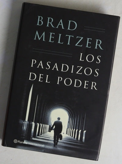 Los pasadizos del poder