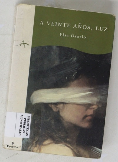 A veinte años, Luz