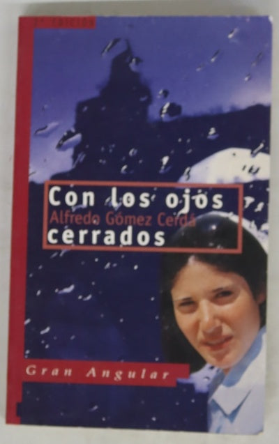 Con los ojos cerrados