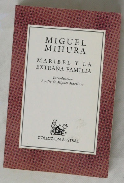 Maribel y la extraña familia