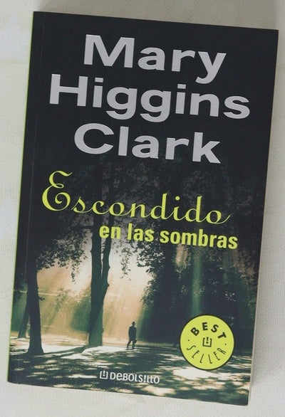 Escondido en las sombras