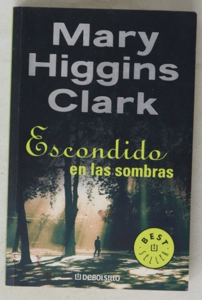 Escondido en las sombras