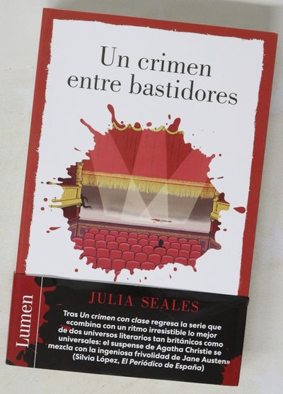 Un crimen entre bastidores