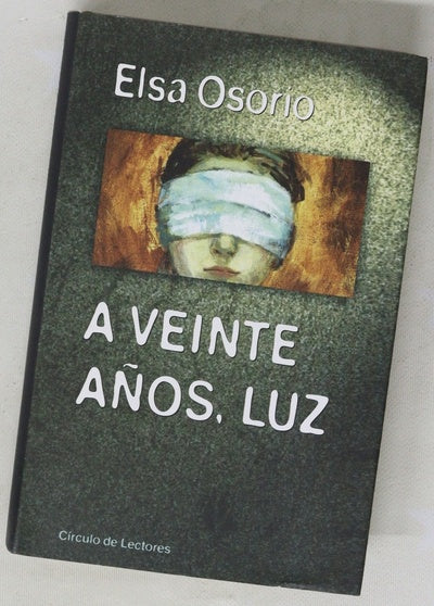 A veinte años, Luz