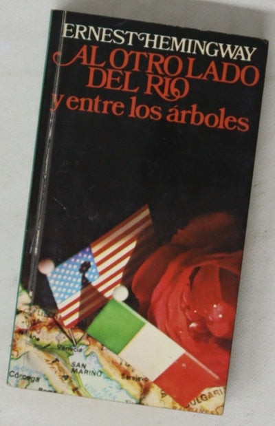 Al otro lado del río y entre los árboles