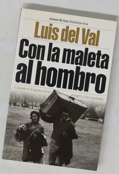 Con la maleta al hombro