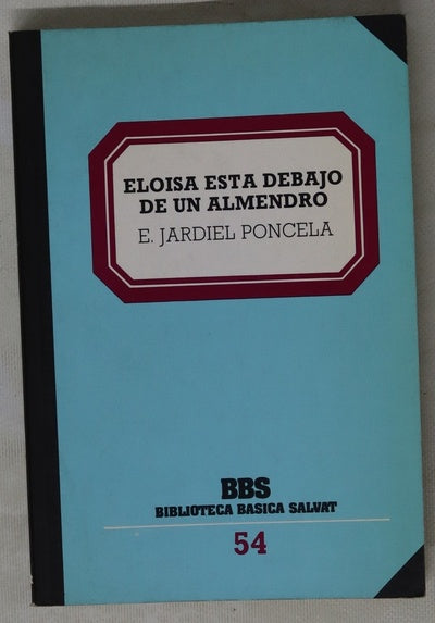 Eloisa esta debajo de un almendro