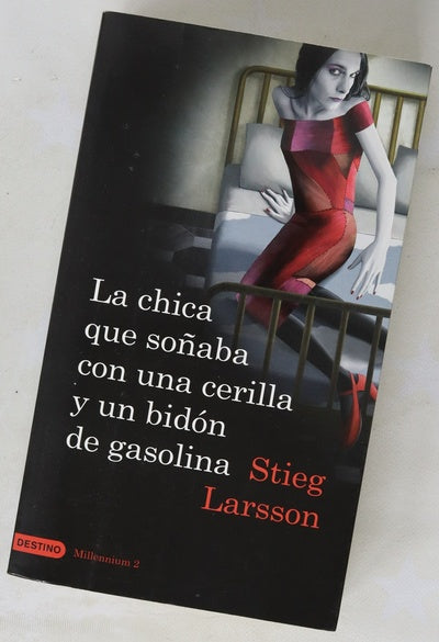 La chica que soñaba con una cerilla y un bidón de gasolina