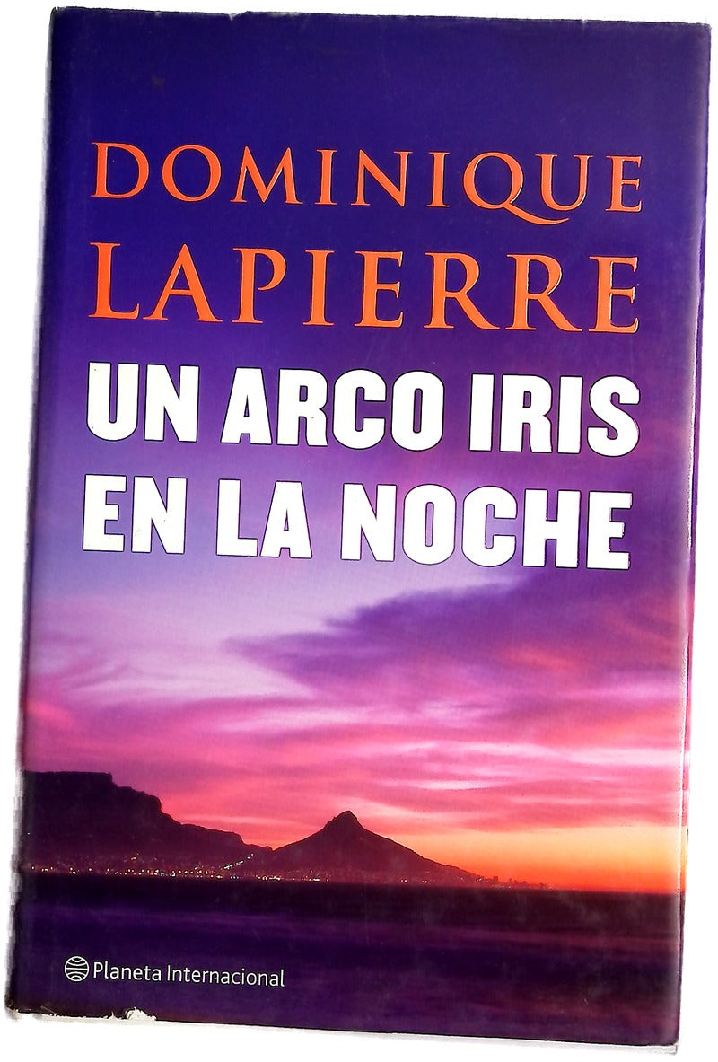 Un arco iris en la noche