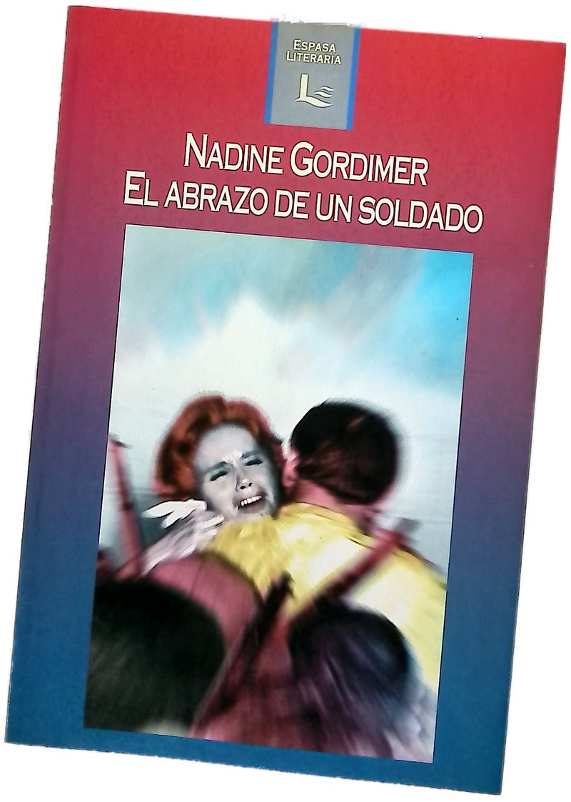 El abrazo de un soldado