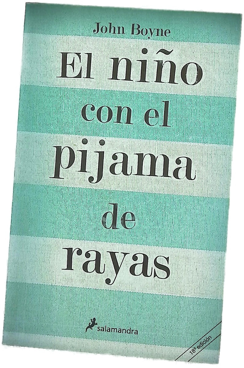 El niño con el pijama de rayas
