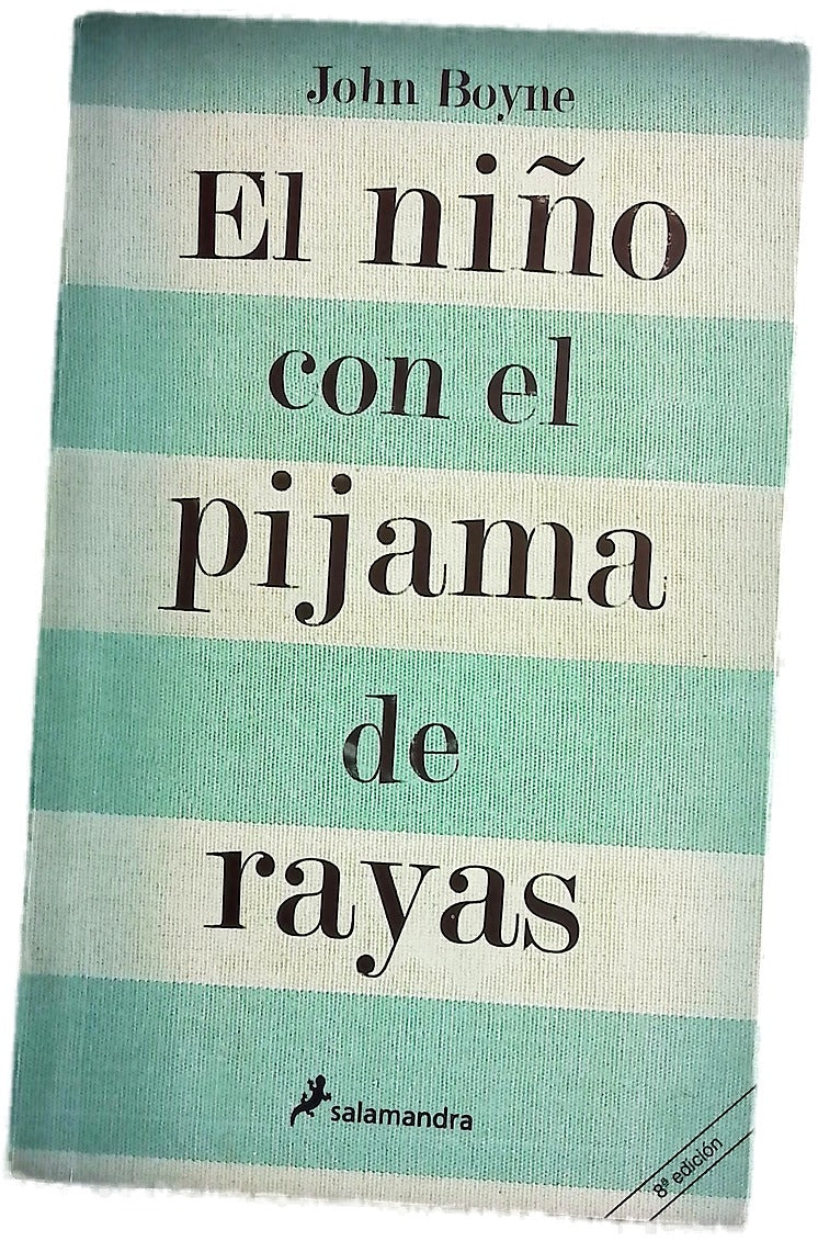 El niño con el pijama de rayas