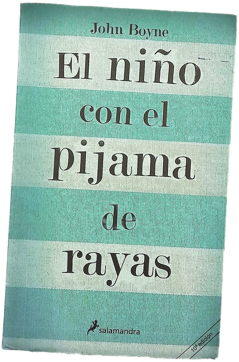 El niño con el pijama de rayas