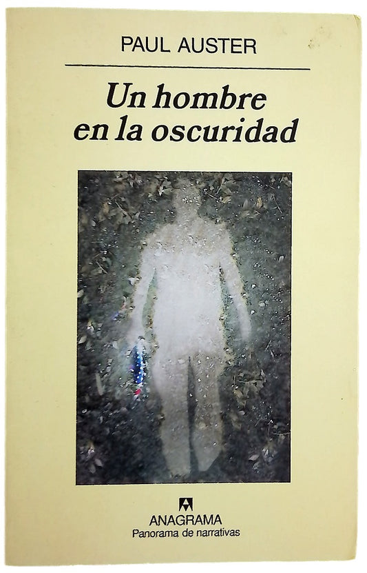 Un hombre en la oscuridad