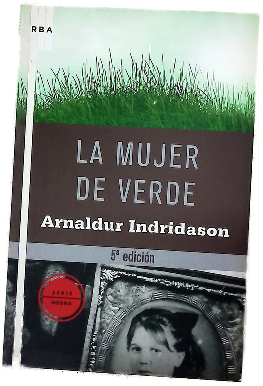 La mujer de verde