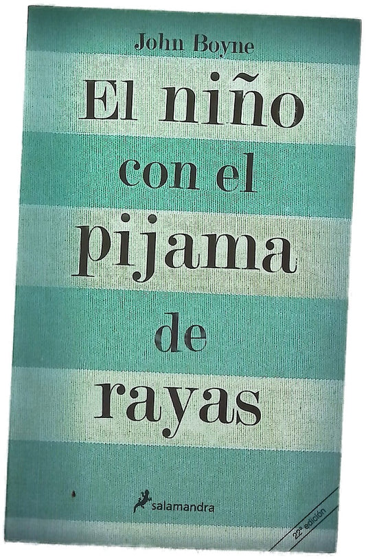El niño con el pijama de rayas