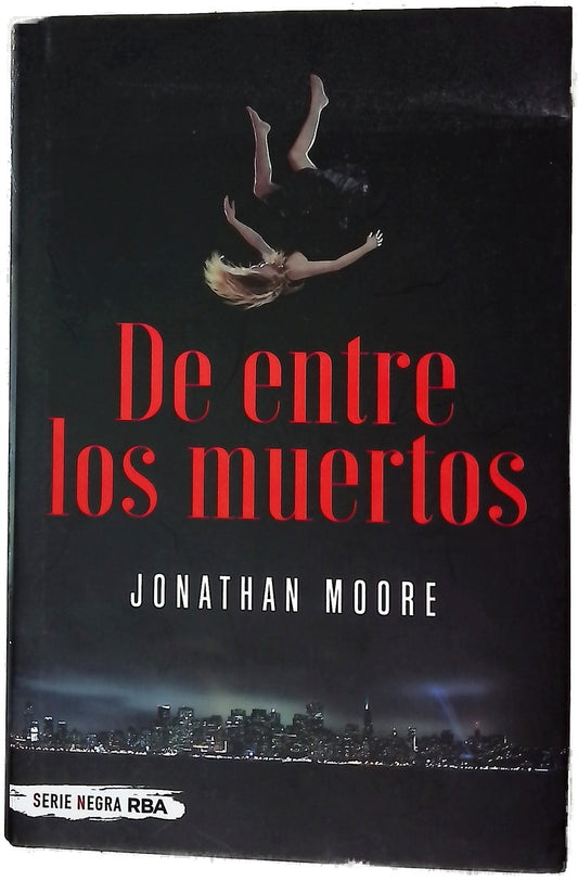 De entre los muertos