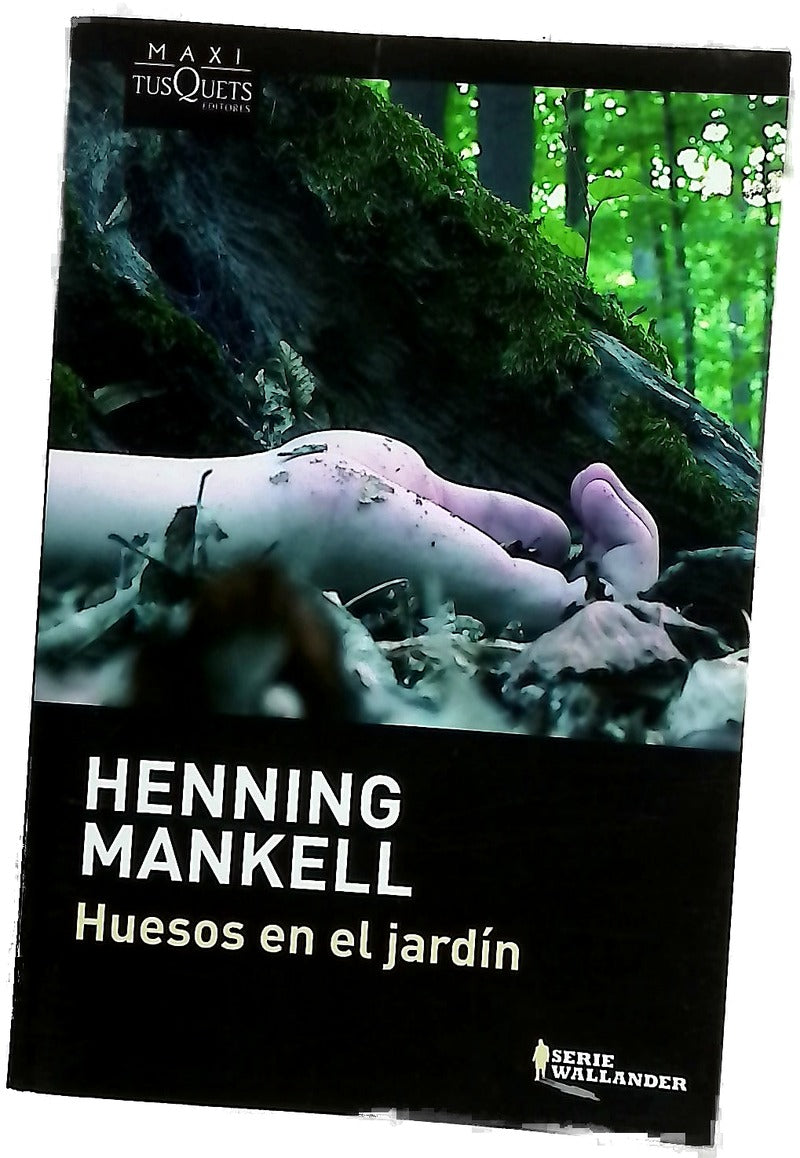 Huesos en el jardín