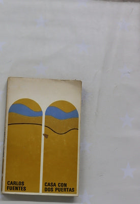 Casa con dos puertas