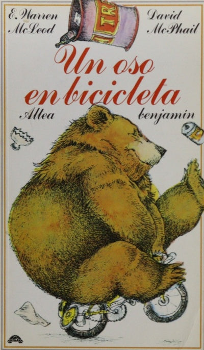 Un oso en bicicleta