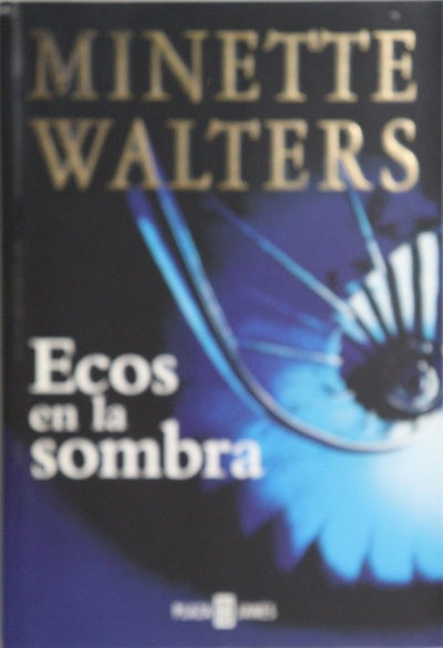Ecos en la sombra