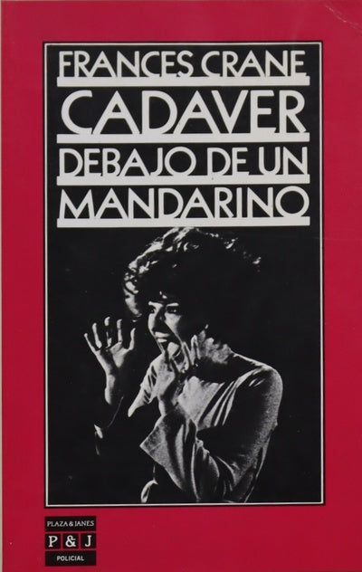 Cadáver debajo de un mandarino