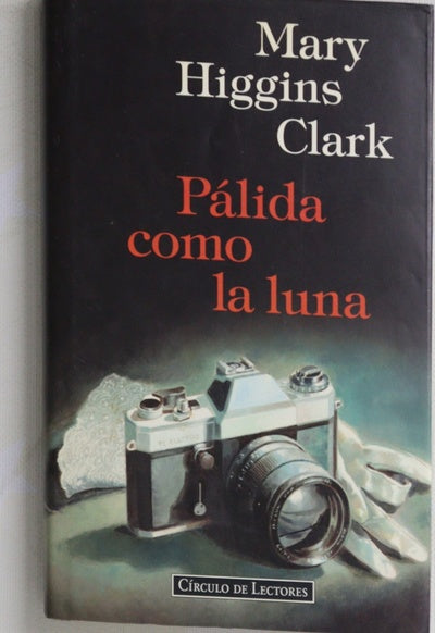 Pálida como la luna