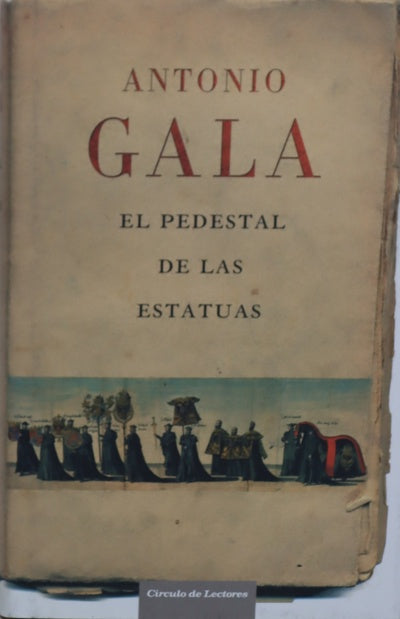 El pedestal de las estatuas
