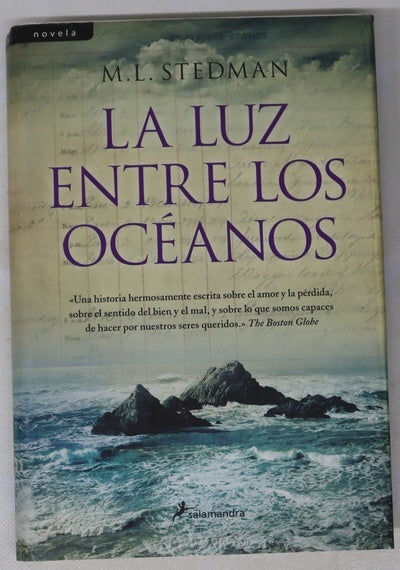 La luz entre los océanos