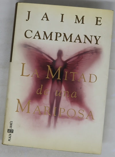 La mitad de una mariposa