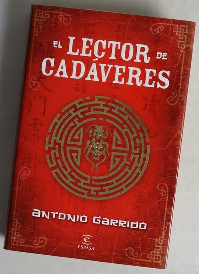 El lector de cadáveres