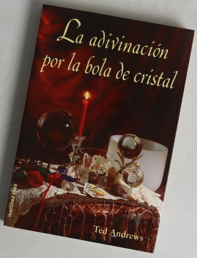 La adivinación por la bola de cristal