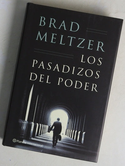 Los pasadizos del poder