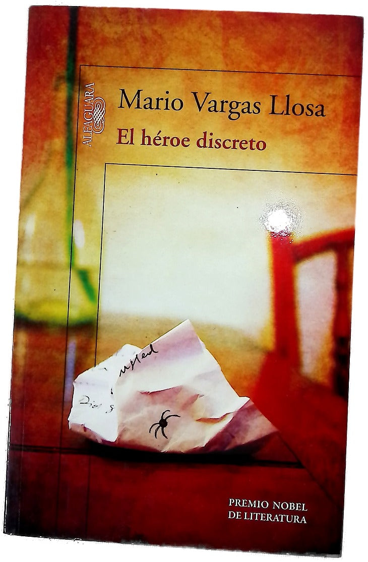 El héroe discreto
