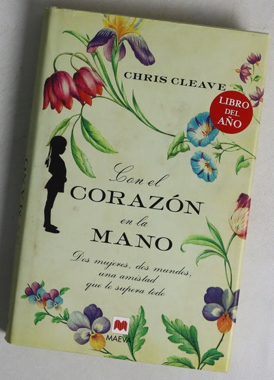 Con el corazón en la mano : dos mujeres, dos mundos, una amistad que lo supera todo
