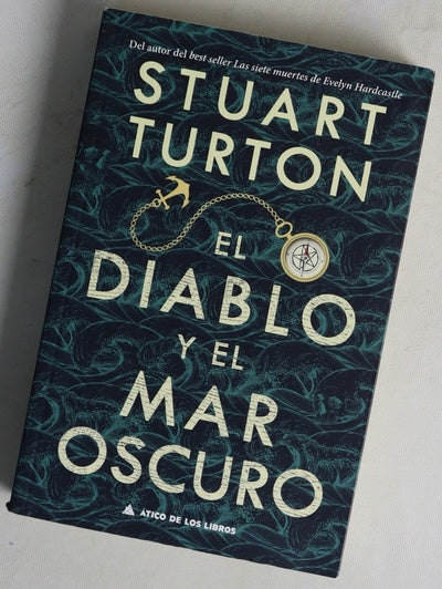 El diablo y el mar oscuro
