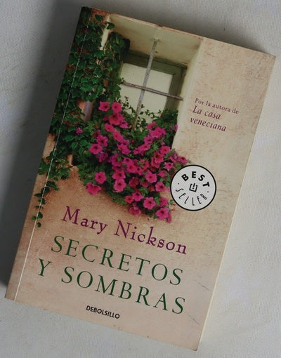 Secretos y sombras
