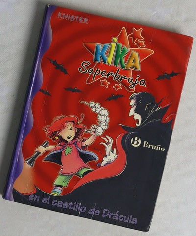 Kika Superbruja en el castillo de Drácula