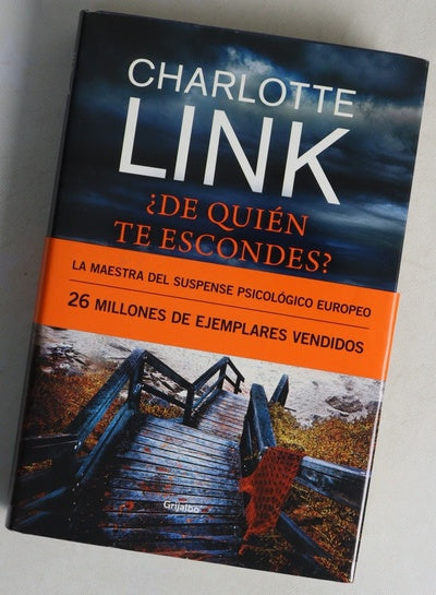 ¿De quién te escondes?