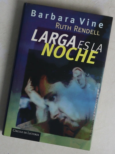 Larga es la noche