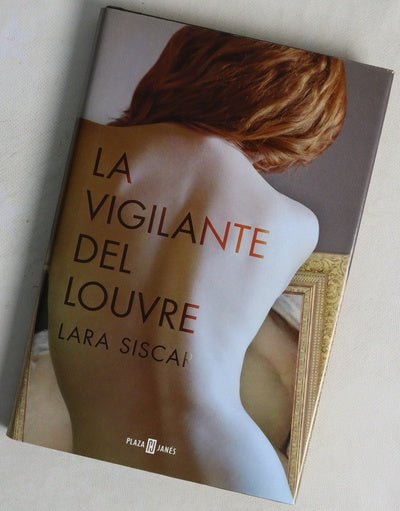 La vigilante del Louvre